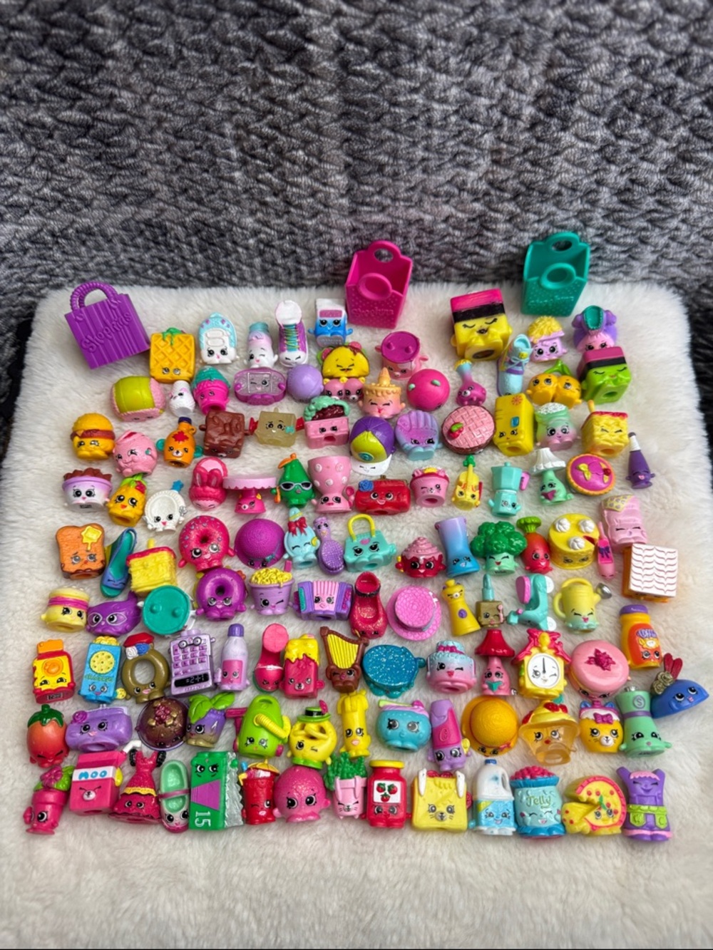 Shopkins Mini Figures Mixed Lot of 118 Themed Shopkins